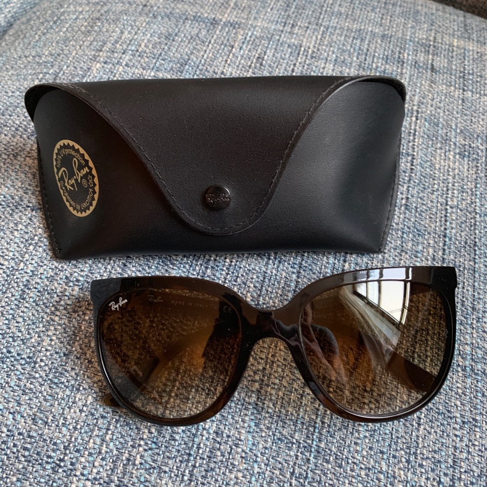 Ray-Ban Cat eye Tortoise Sunglasses. New!
